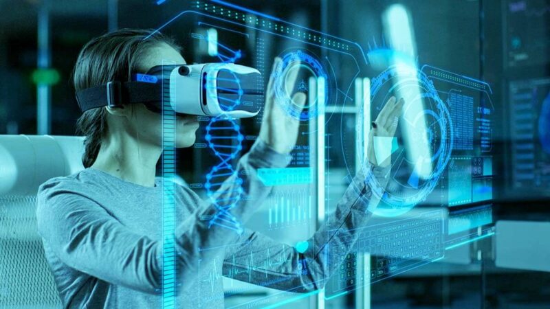 Virtual Reality & Augmented Reality – Differences & Uses,