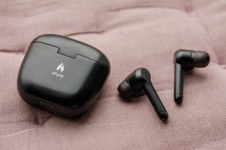 XFyro ANC Pro: Convenient, AI-powered Earbuds
