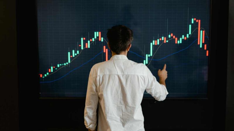 Mastering the Market: A Beginner’s Guide to Pairs Trading Strategy