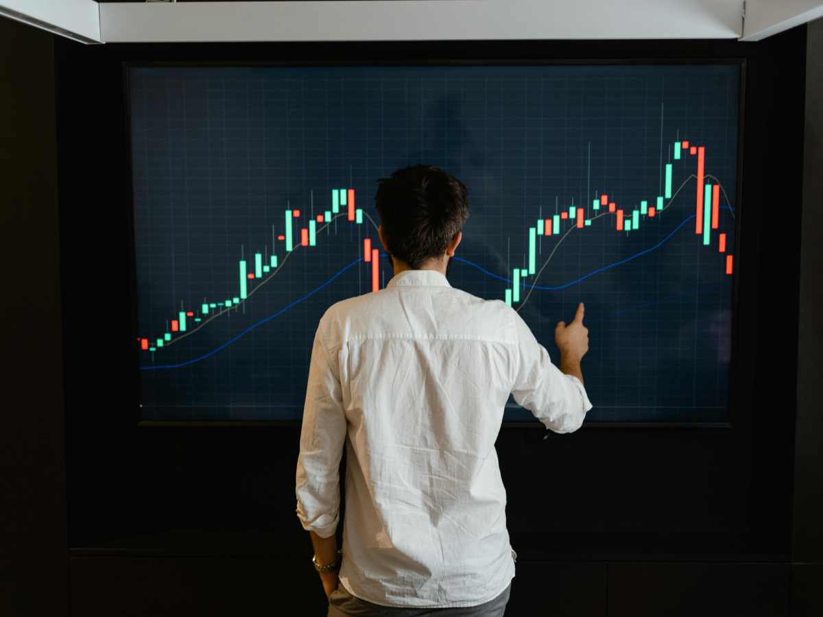 Mastering the Market: A Beginner’s Guide to Pairs Trading Strategy
